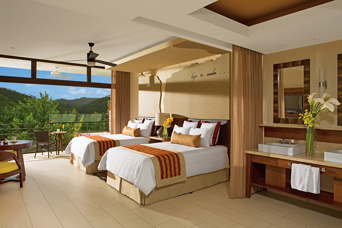 Relax in your graciously appointed suite at Dreams Las Mareas Costa Rica.