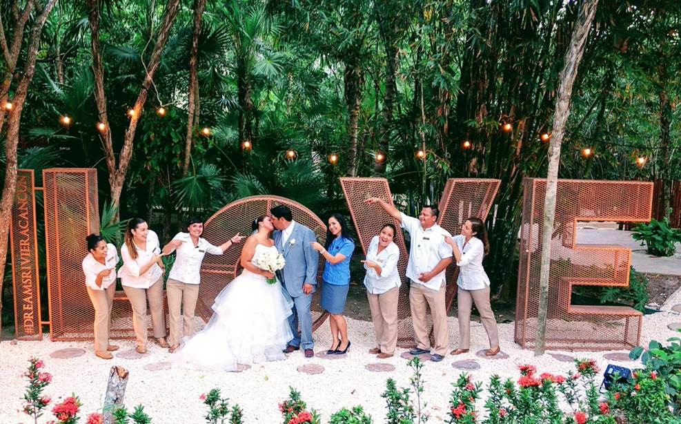 A love to last a lifetime at Dreams Riviera Cancun Resort & Spa!